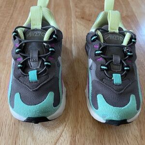 Nike Air Max 270 kids size 6c